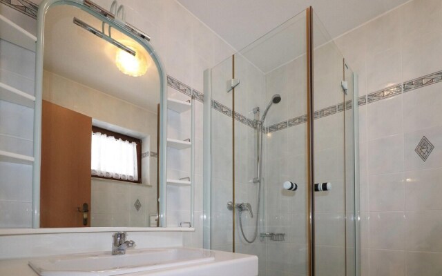 Beautiful Caravan in Gosau With 6 Bedrooms and Wifi