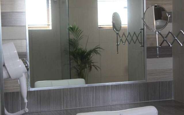 Route 511 Guest House