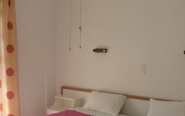 Antigonis Apartments
