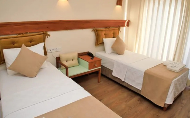 West Coast Otel