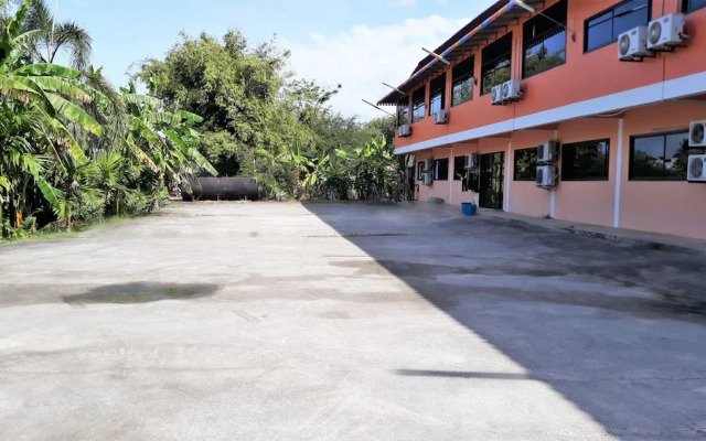 OYO 588 Rose In Mansion