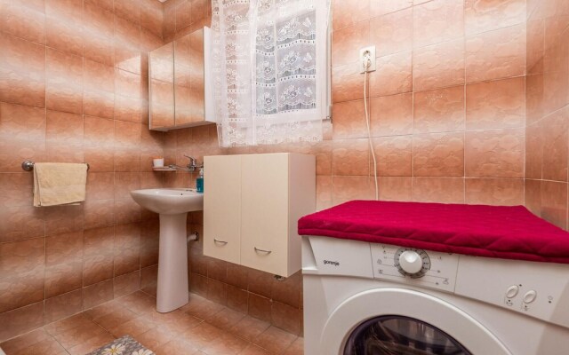 Beautiful Home in Jablanac With Wifi and 5 Bedrooms