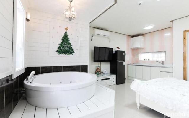Seonjedo Iris Pension