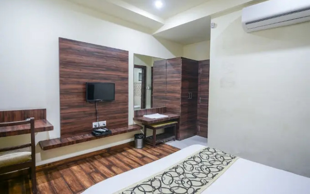 Fabhotel Kamla Regency