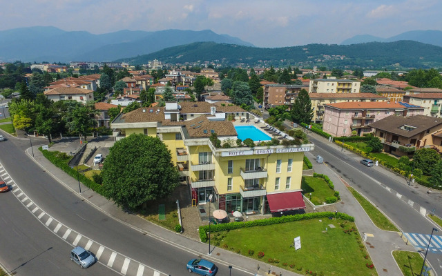 Regal Hotel