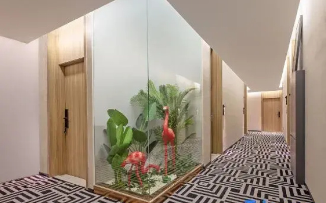 Dengfenglai Lakeside Vibe Hotel (Meishan Yuanjinglou Music Fountain)