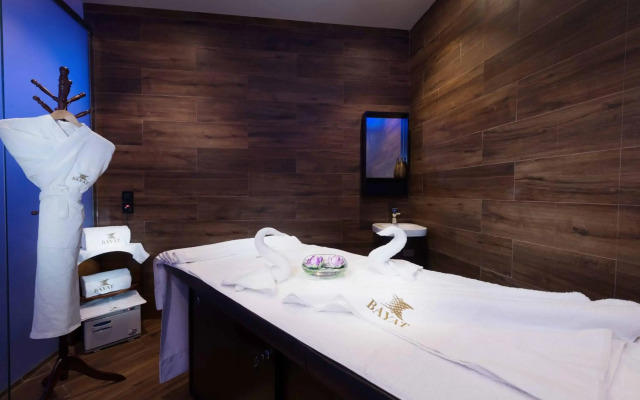 Bayat Hotels Company