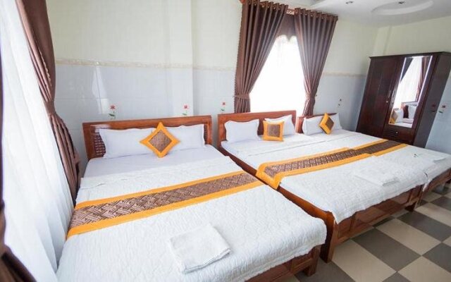 Ngoc Huong Hotel