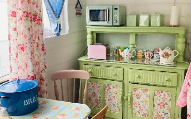 Shabby Shack near Charlestown & The Eden Project