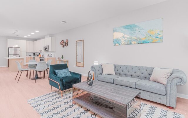 Luxury Living City Views DC