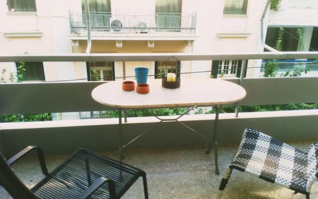 Athens Downtown Boho Apartment 1 min from metro