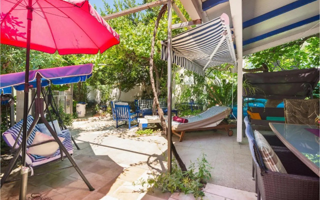 Holiday Home Sucuraj 06