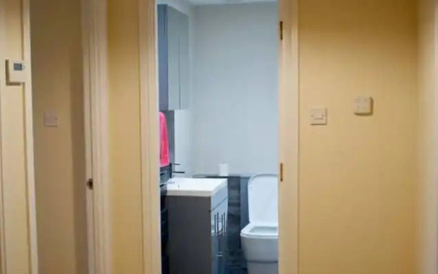 Homely 2 Bed Apartment Next To Leith Walk