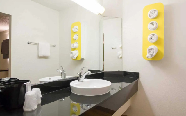 Motel 6 Austin, TX - Midtown