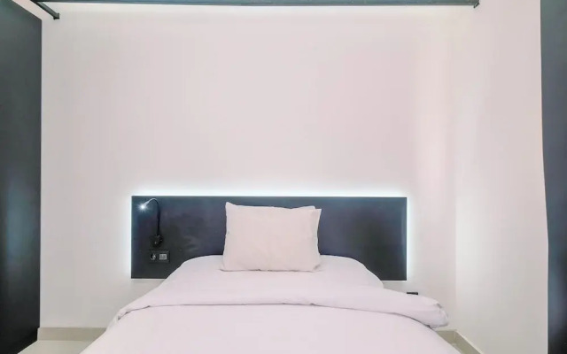 Luxury 2BR Apartment at Pejaten Park Residence with Bathtub