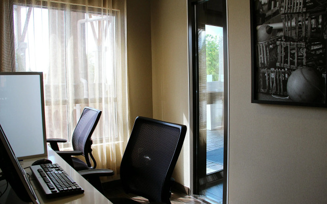 Holiday Inn Express Hotel & Suites Riverport Richmond by IHG