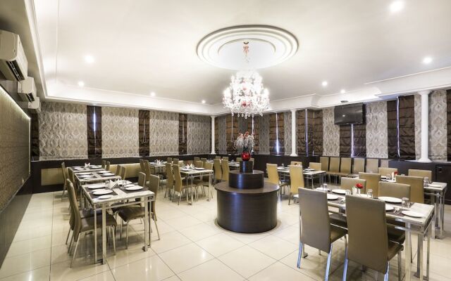 OYO 15241 Gen X Banjara by 1589 Hotels