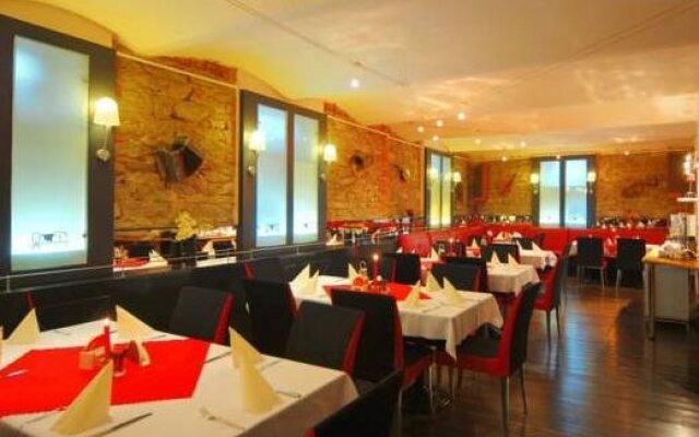 Atrium Hotel-Restaurant