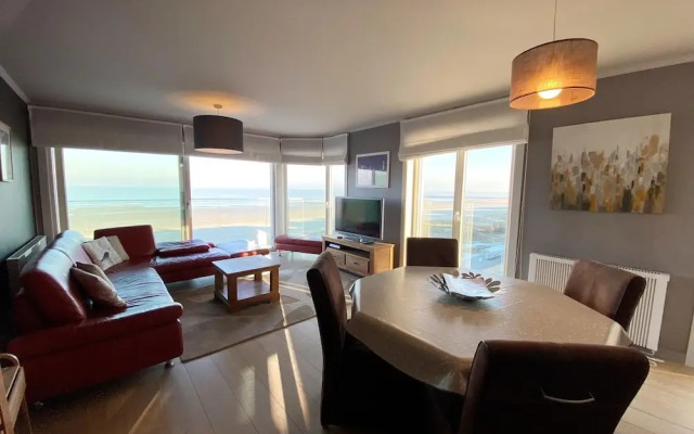 Apartment in Nieuwpoort With sea View