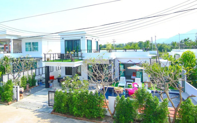 Lovely-Home Pool Villa
