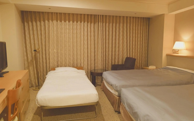 Breezbay Hotel Resort and Spa