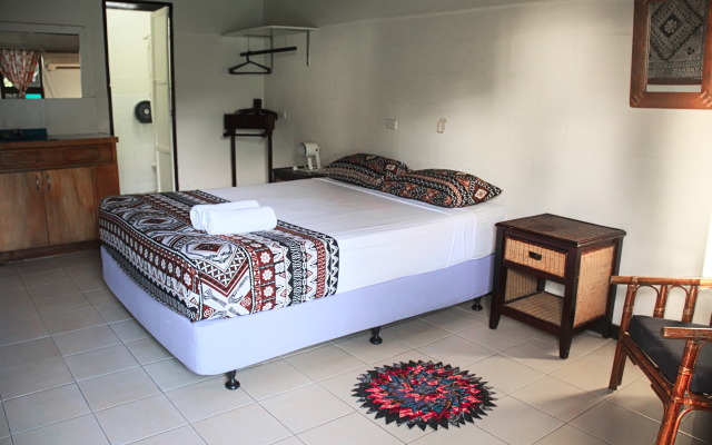 Travellers Beach Resort - Hostel