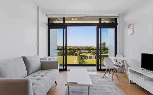 Lovely Bright Apartment - Central Takapuna!