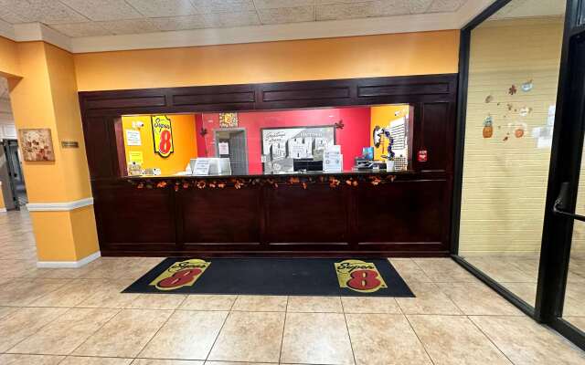 Super 8 by Wyndham Harrison OH