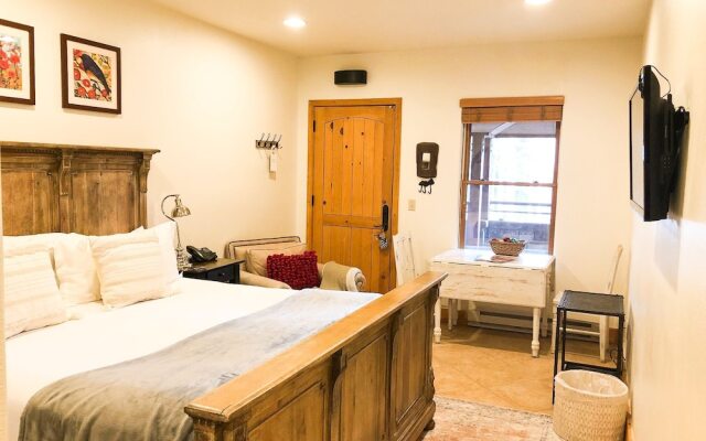 Bear Creek Lodge 111 2 Bedroom Condo by Alpine Lodging Telluride