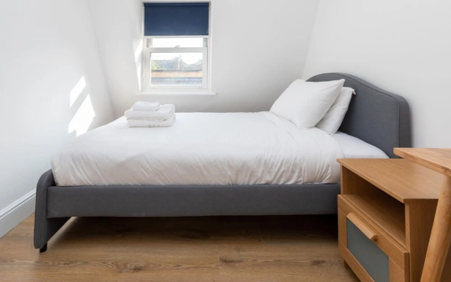 Spaciously Renovated 2BD Flat - Camden
