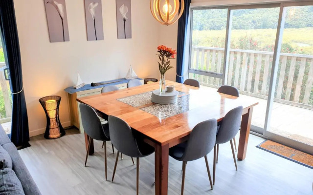 Unique Estuary & Bird Apartment in Te Haumi Paihia