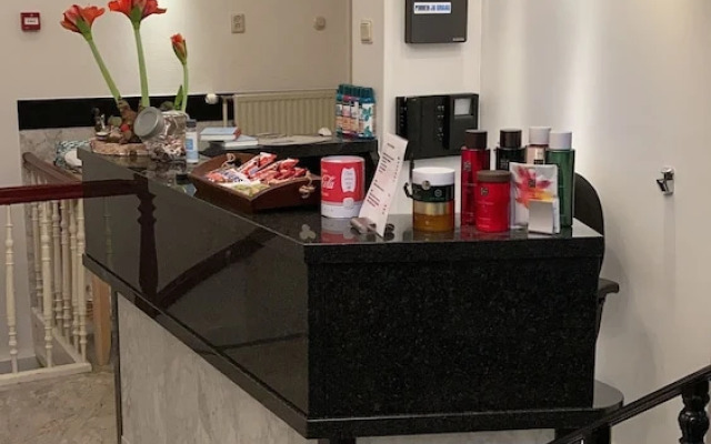 Plato by Hofstad Studios