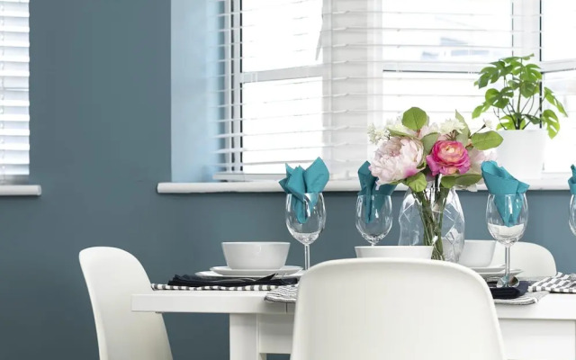Modern Comfy 1min Walk Away From Royal Pavilion