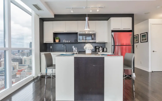 QuickStay - Incredible Downtown Condo, Yonge & College