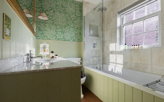 Milborne Grove by Onefinestay