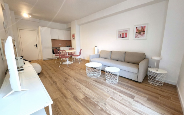 Pink Alta Apartment With Pool