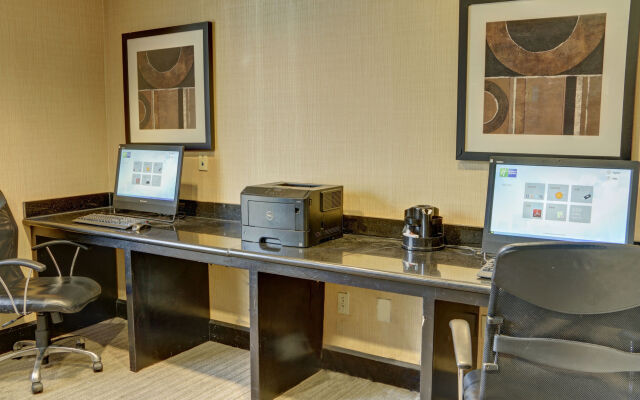 Holiday Inn Express Hotel & Suites Texarkana East by IHG