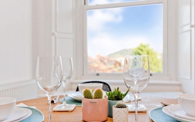 2 Bedroom Penthouse Apartment Sleeps 4