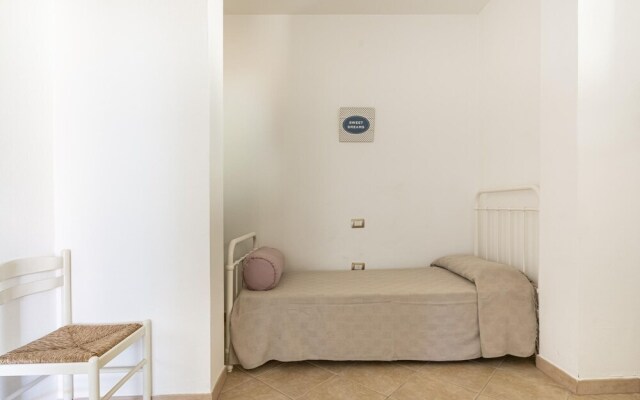 Comfortable Holiday Home in Lu Bagnu Near Seabeach