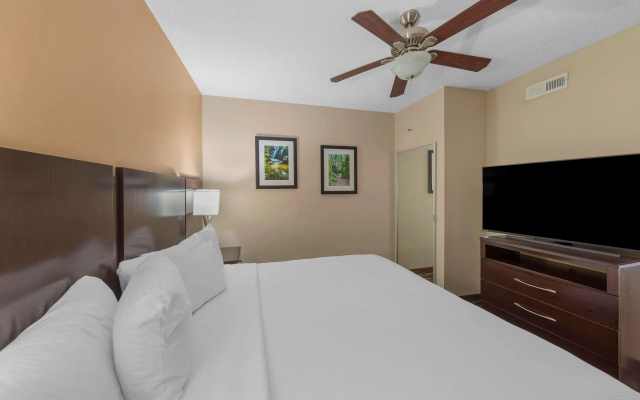Best Western Plus Russellville Hotel & Suites