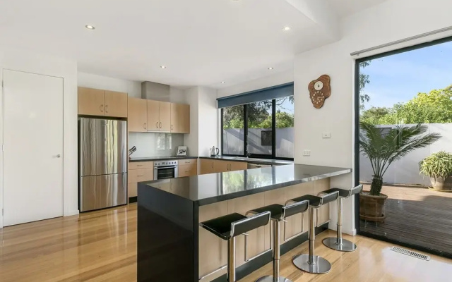 Beachside Luxury - PET Friendly - Surf Side