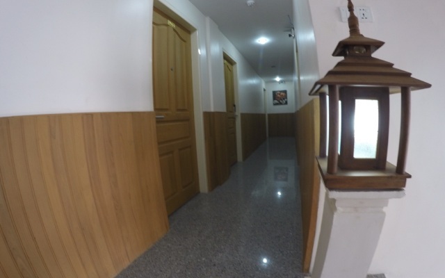 Hotel 82
