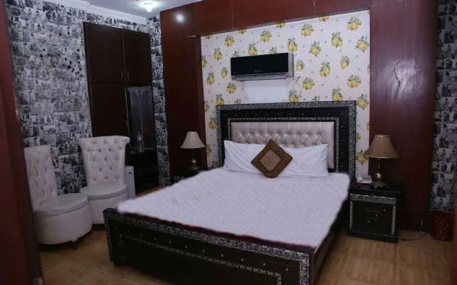 Safari Hotel Mall Road