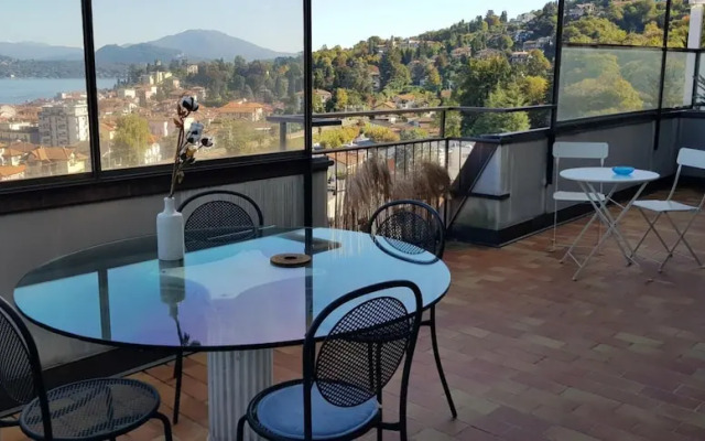 Terrace Lake View apt in Stresa With Lake View