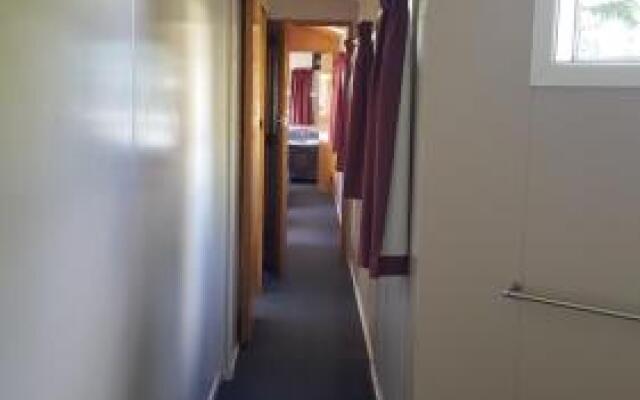 High Country Motel and Backpackers
