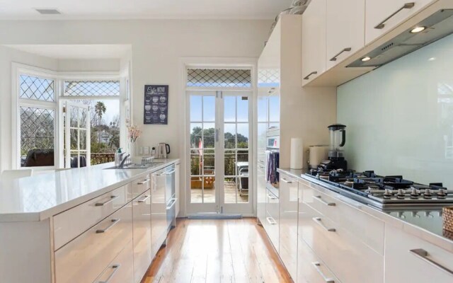 Parnell Home With Stunning Views