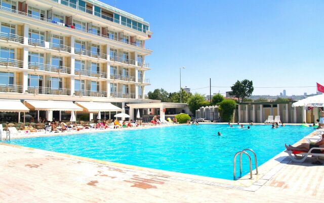 Pelikan Otel