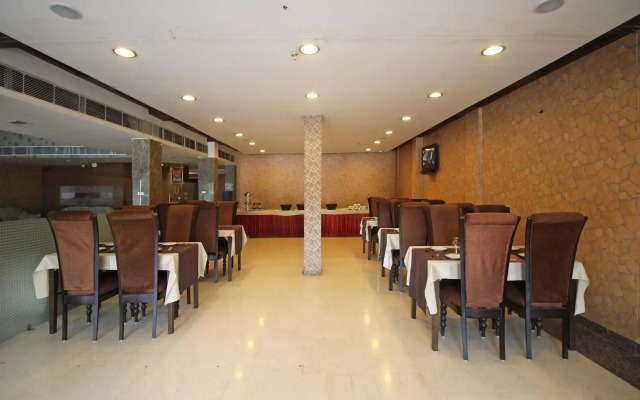 Hotel Mint Park Blue by OYO