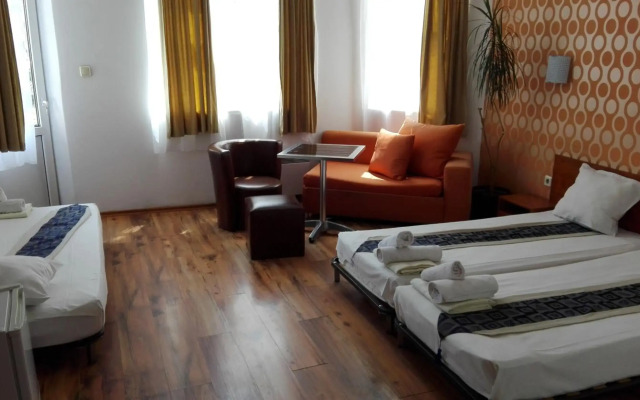 Scotty's Boutique Hotel