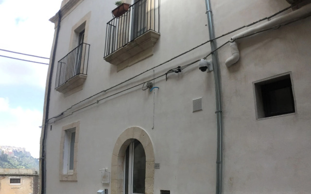 Reusuite Authentic Sicilian Hospitality